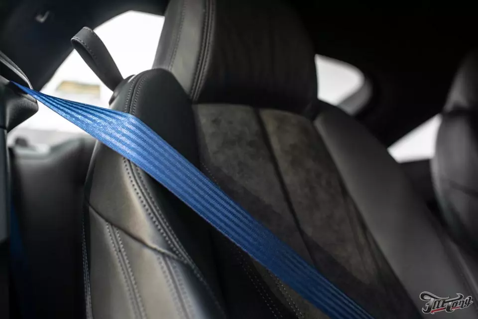 Audi TT. Установка синих ремней безопасности!